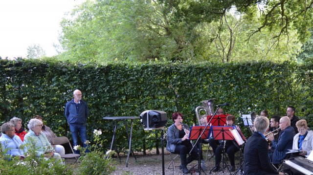 Efkes stille staon bie (vrijdag 22 juni 2018)